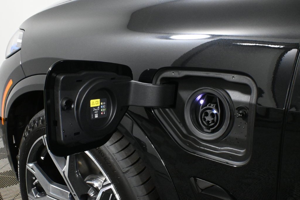 Used 2026 Black BMW xDrive50e image 15