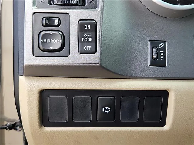 Used 2017 Pyrite Mica Toyota SR5 4x2 image 13