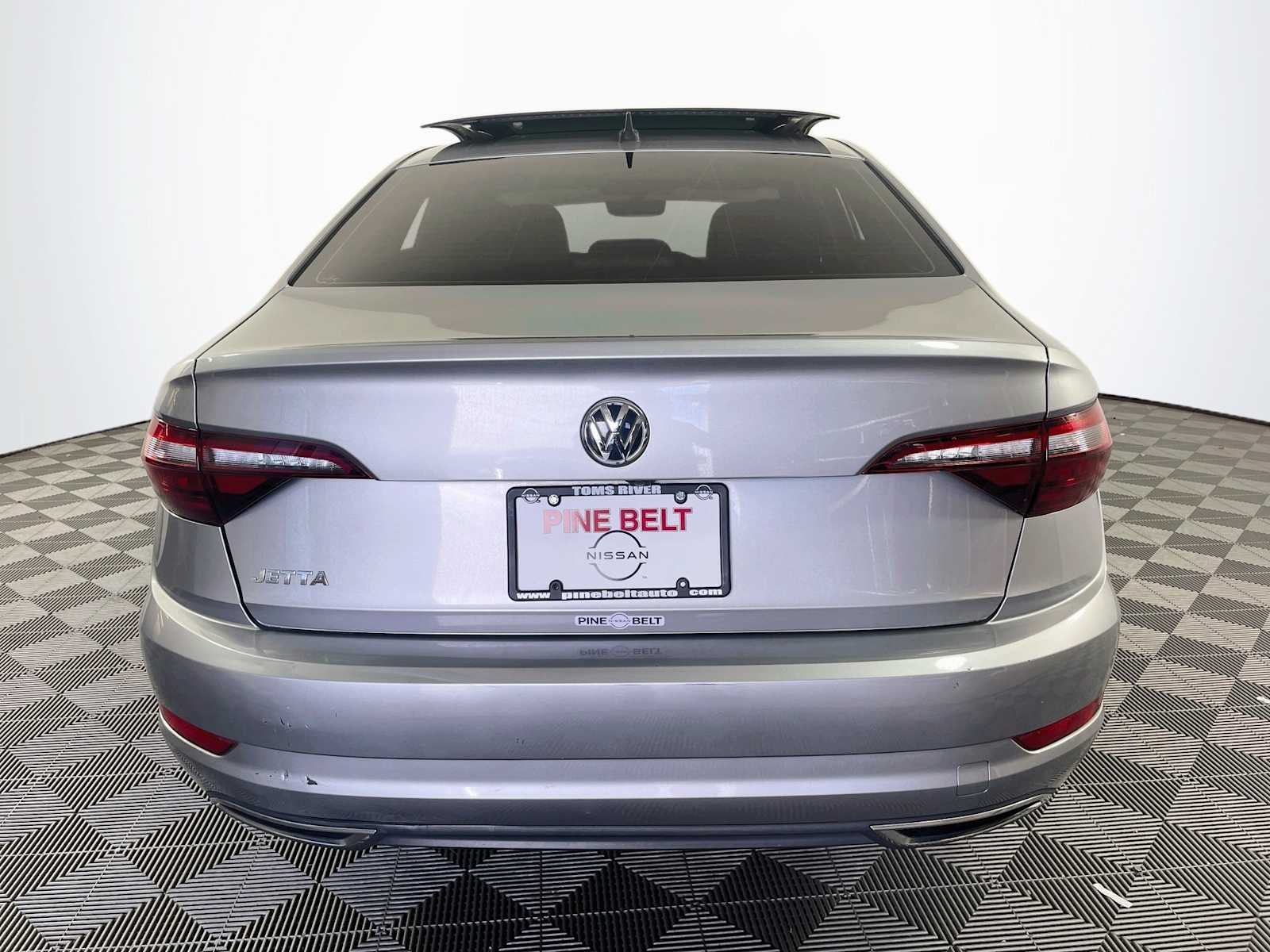 Used 2020 Pyrite Silver Metallic Volkswagen R-Line image 5