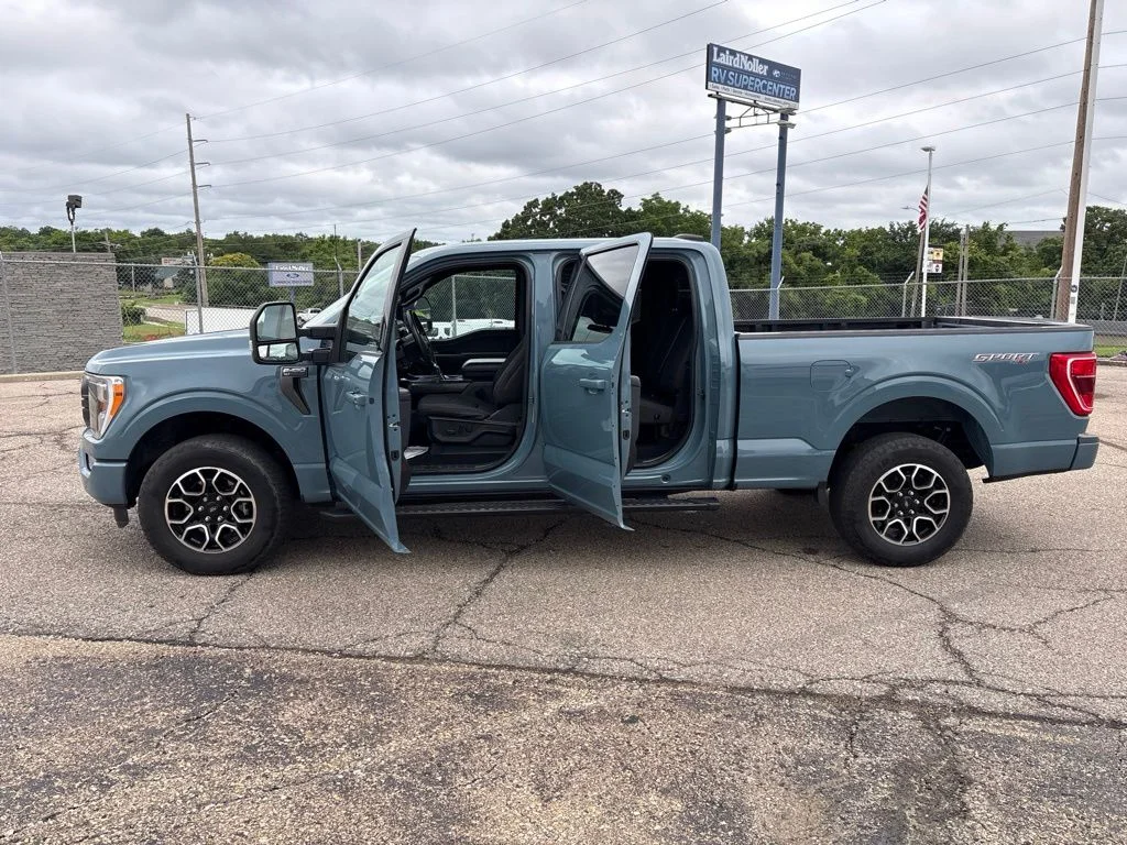 Used 2023 Blue Ford XLT image 4