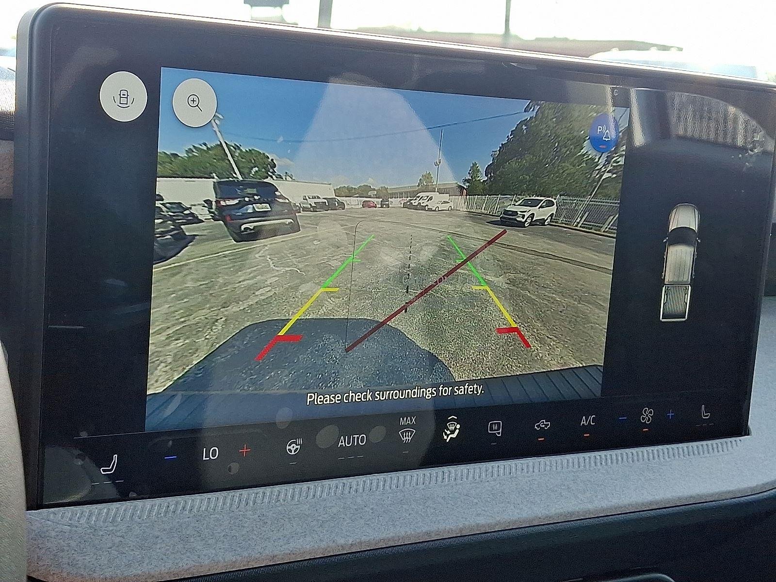 2025 Ford Maverick XLT - Photo 12