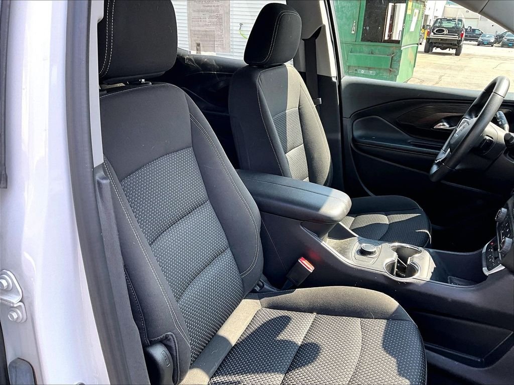 Used 2024 Summit White GMC SLE image 11