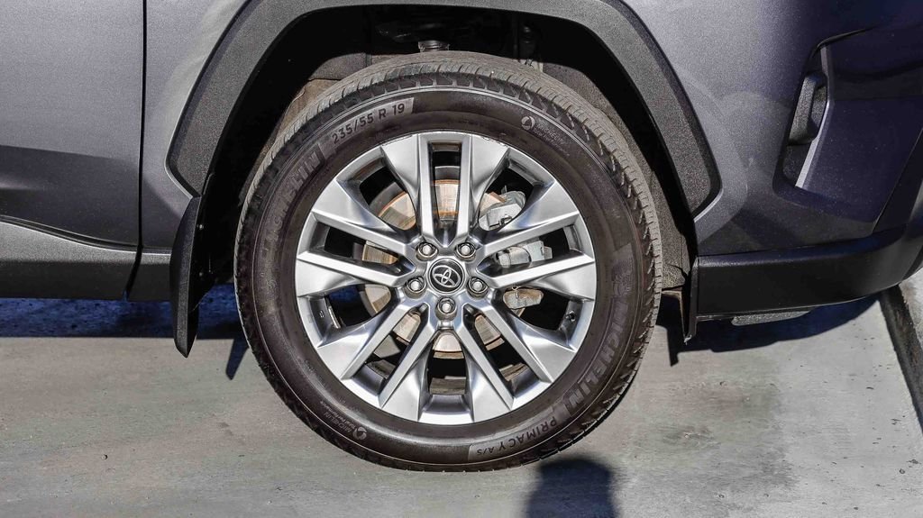 Used 2023 Magnetic Gray Metallic Toyota XLE Premium image 11