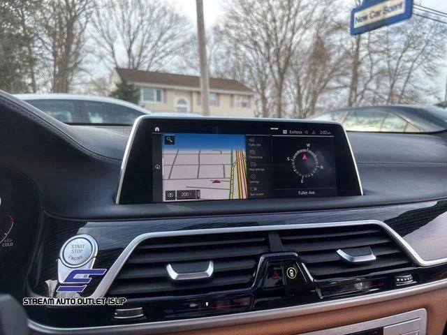 2022 BMW 7 Series 750i - Photo 46
