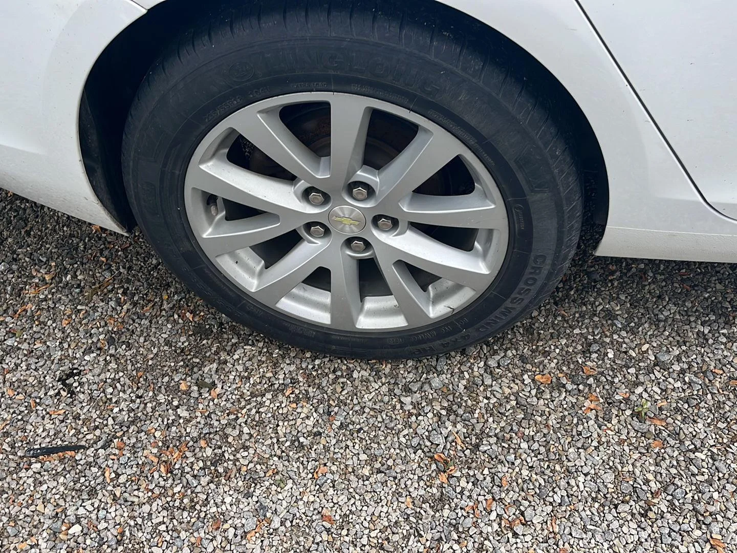 Used 2015 SUMMIT WHITE Chevrolet LT image 29