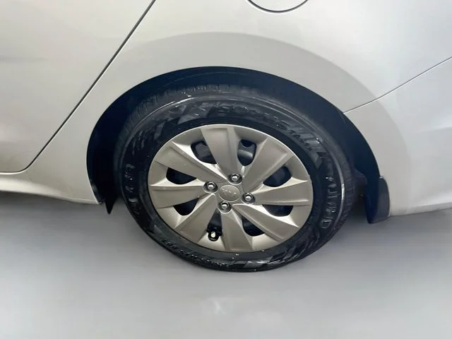 Used 2018 Silky Silver Kia S image 24