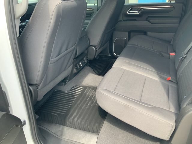 Used 2024 Summit White Chevrolet LT image 17