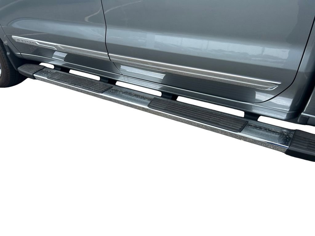 New 2026 Sterling Gray Metallic Chevrolet High Country image 18