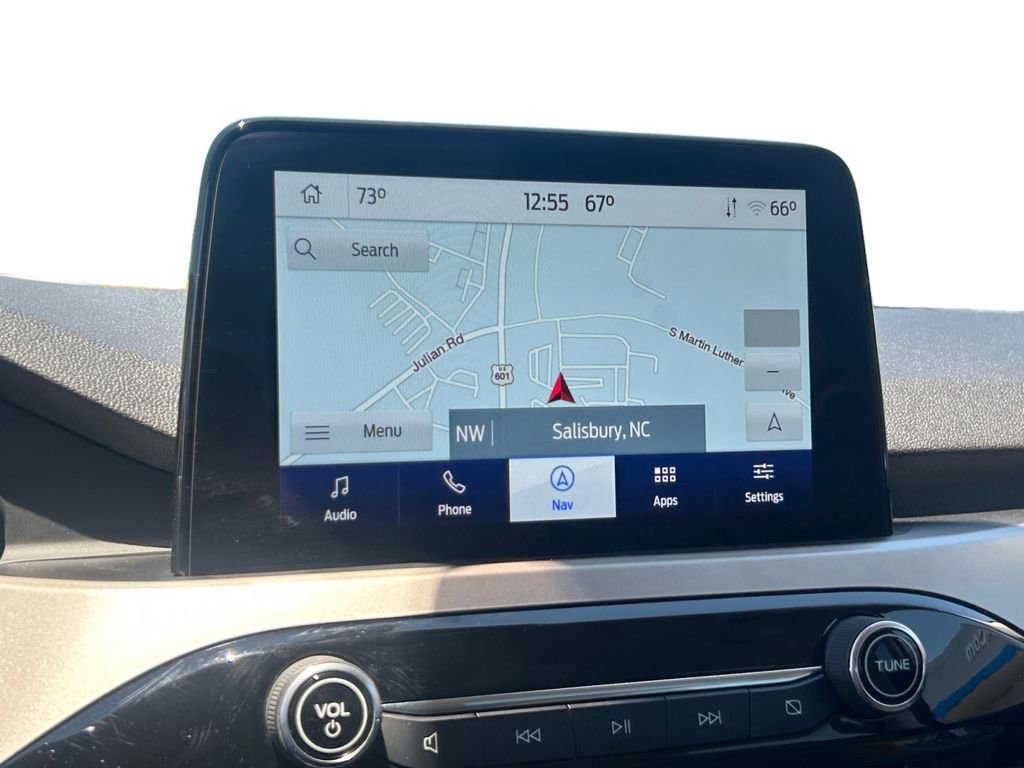 Used 2022 White Ford SE image 12