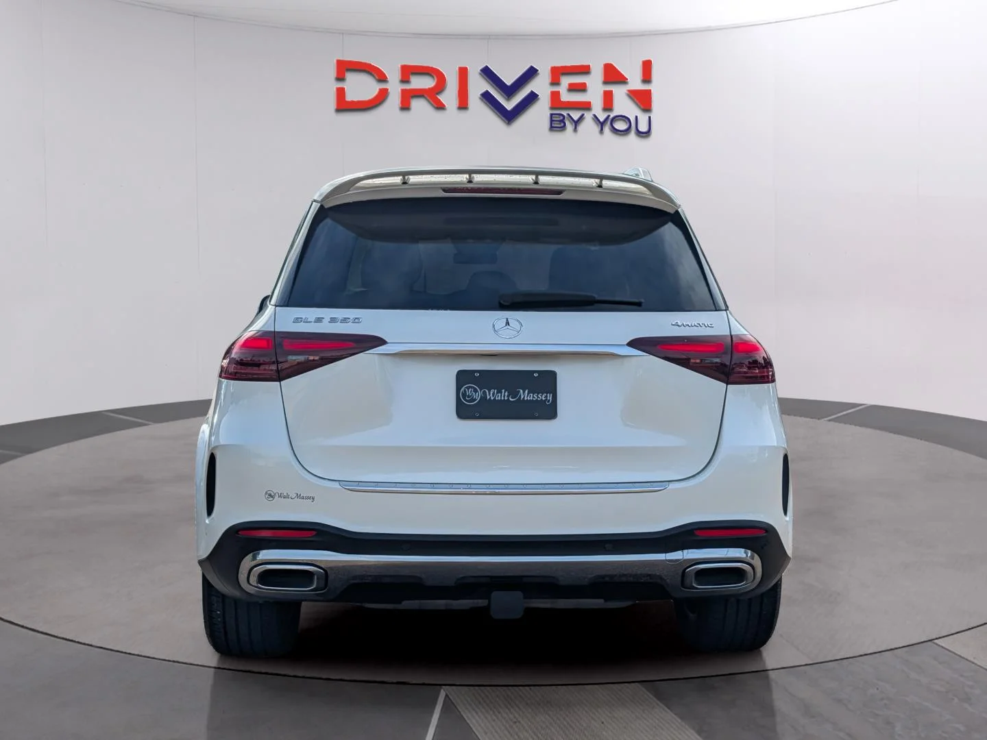Used 2024 MANUFAKTUR Diamond White Metallic Mercedes-Benz GLE 350 image 4