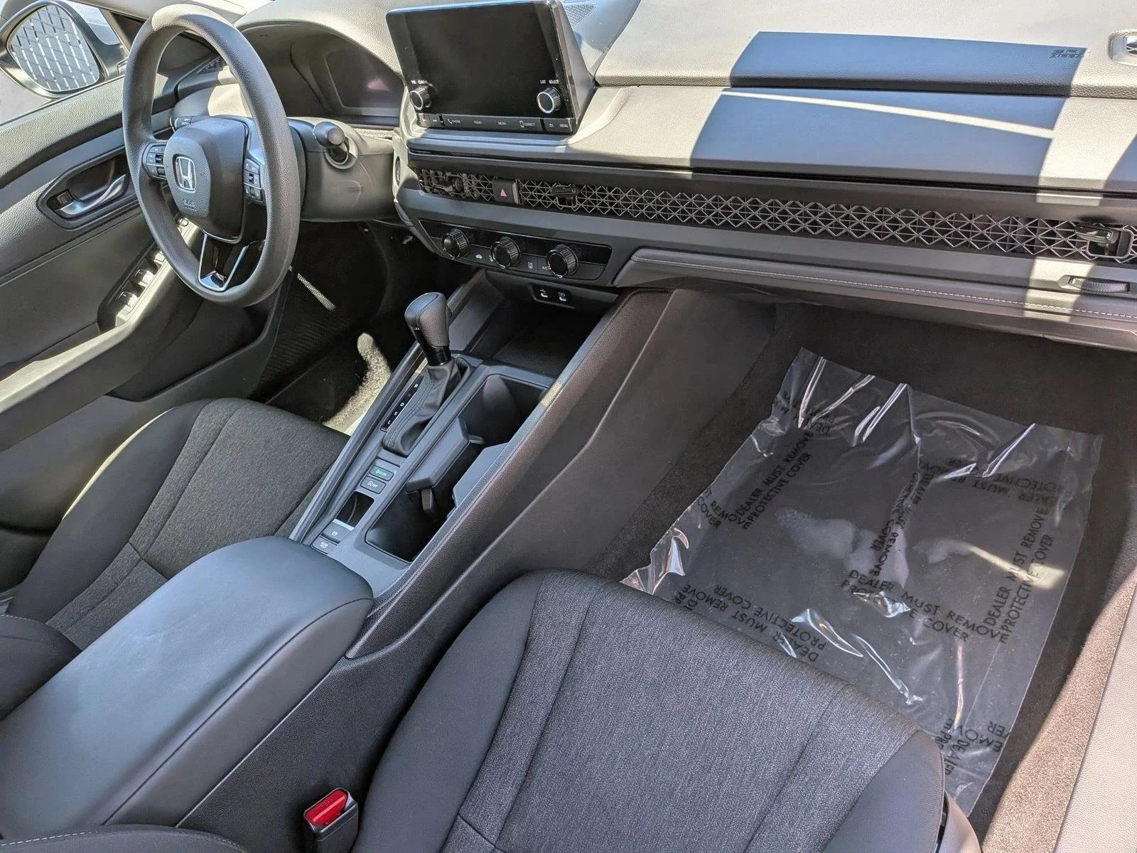 Used 2024 Solar Silver Metallic Honda LX image 19