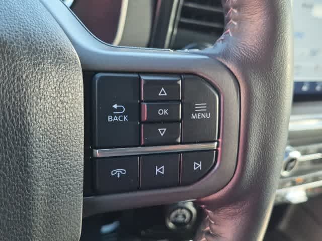 Used 2022 Oxford White Ford XLT image 25
