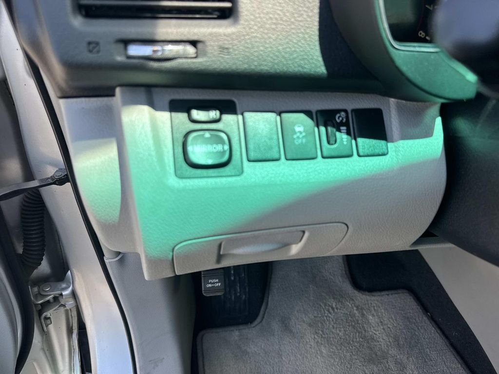 Used 2011 Silver Toyota Base image 20