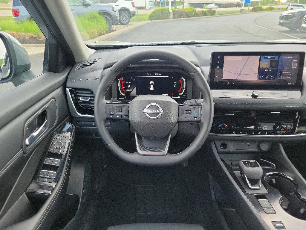 Used 2025 Boulder Gray Pearl Nissan SL image 10
