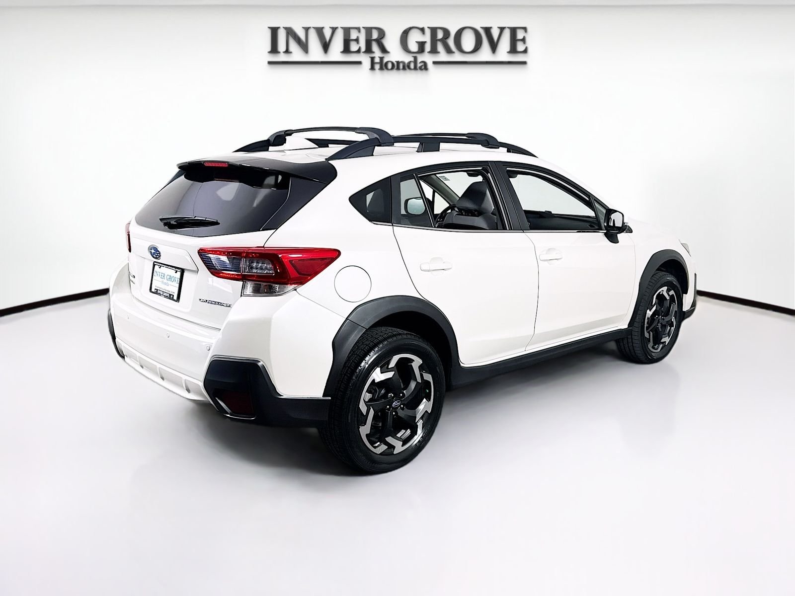 Used 2022 Crystal White Pearl Subaru Limited image 5