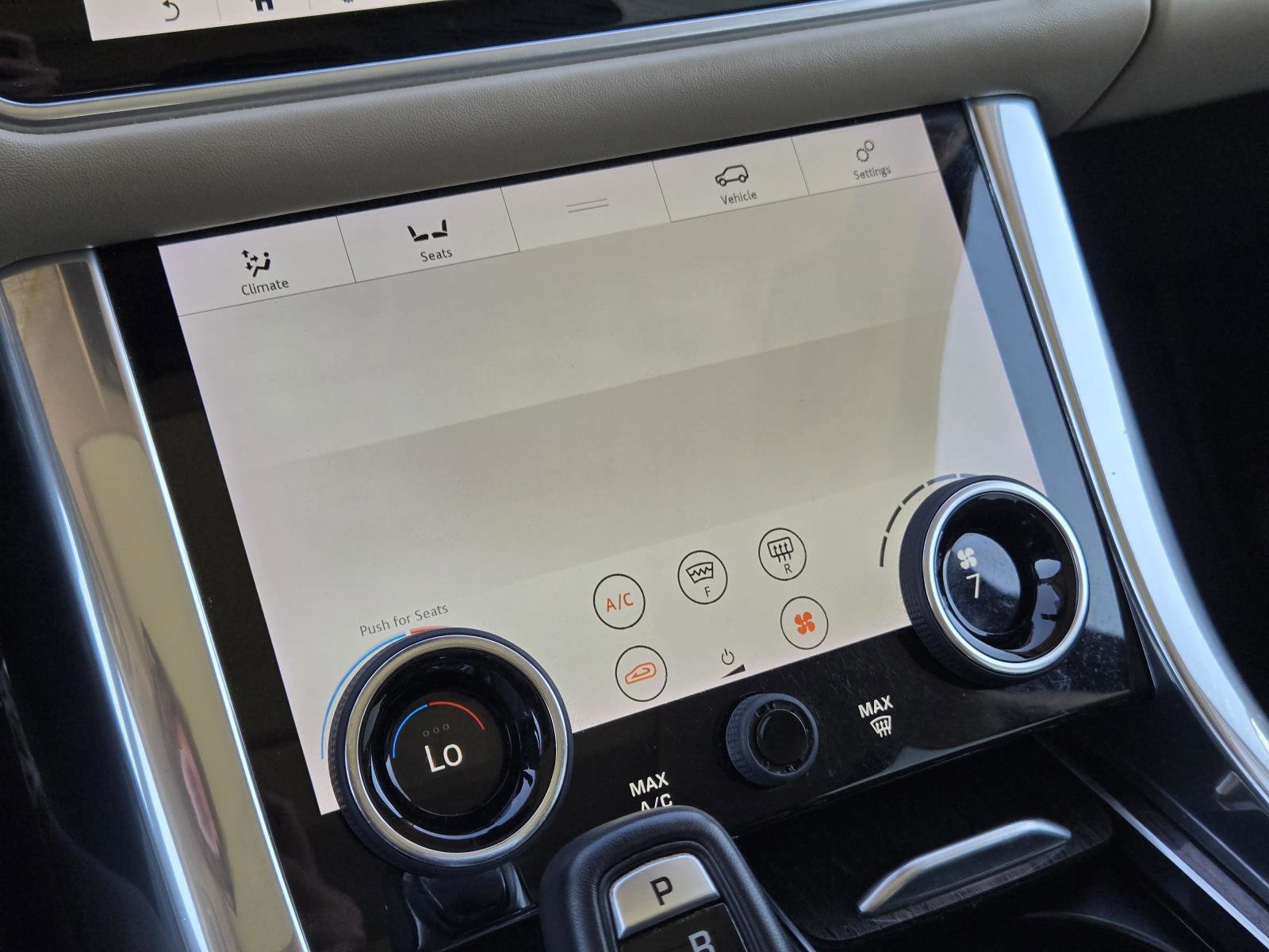 Used 2019 Fuji White Land Rover Dynamic image 22