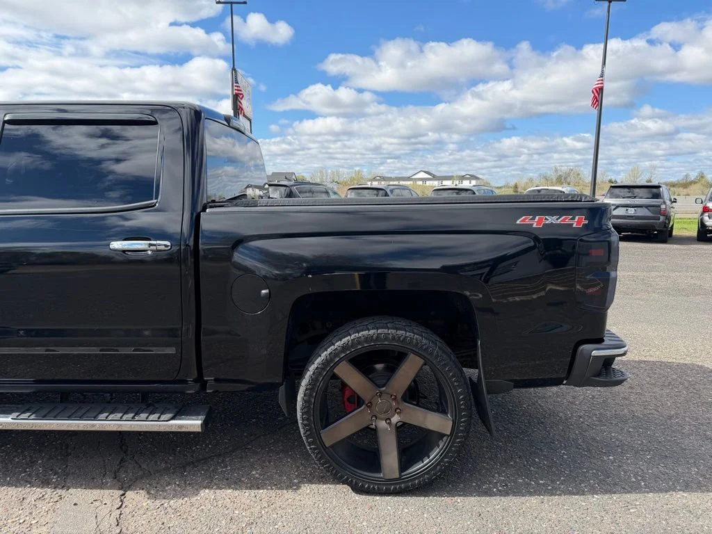 Used 2015 Black Chevrolet LT image 9