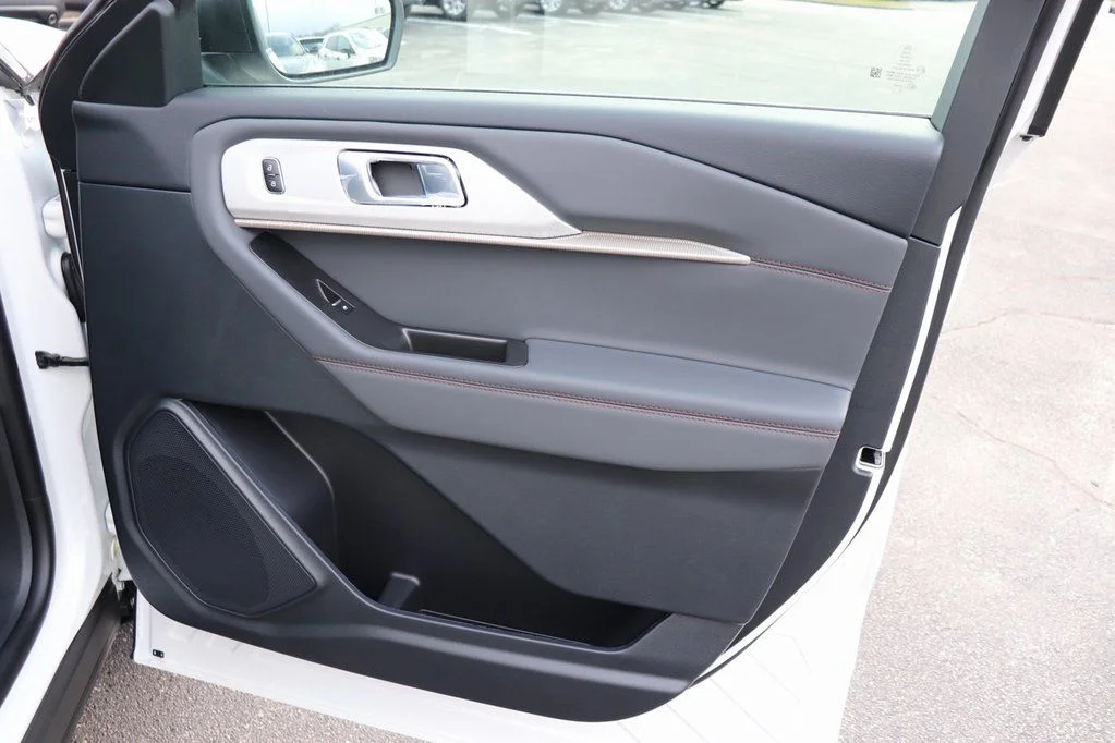 New 2026 Star White Metallic Tri-Coat Ford Active image 30