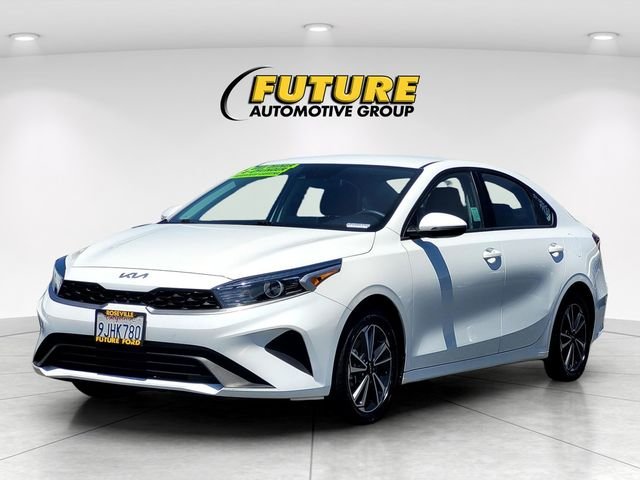 Used 2023 White Kia LXS image 8