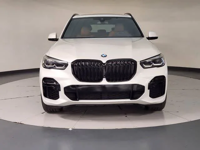 Used 2023 Mineral White Metallic BMW sDrive40i image 9