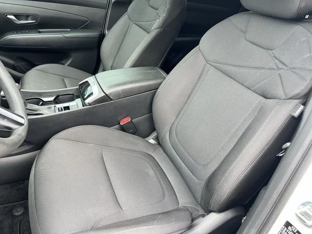 Used 2025 White Hyundai SEL image 33