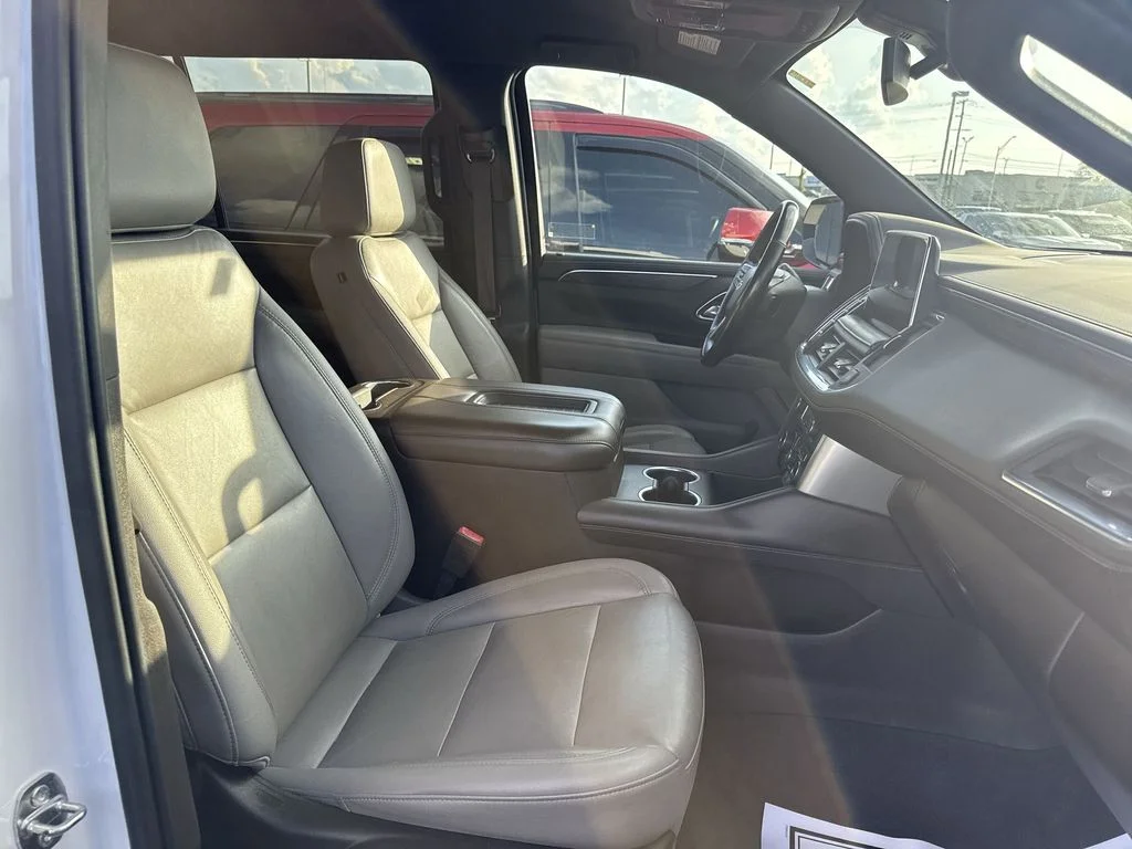 Used 2021 White Chevrolet Z71 image 24