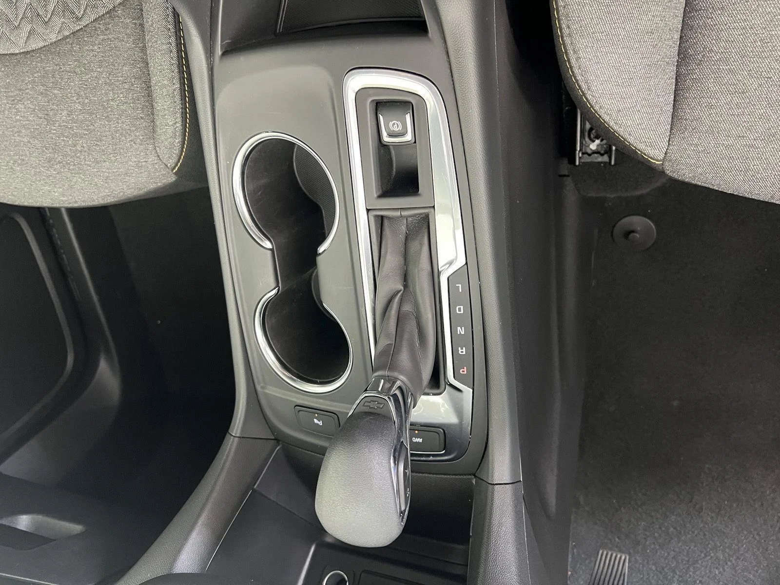 Used 2024 Riptide Blue Metallic Chevrolet LT image 17
