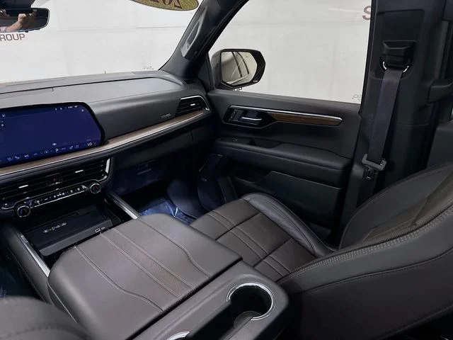 Used 2025 Black Chevrolet High Country image 27