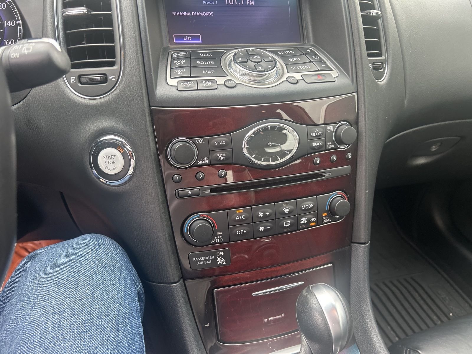 Used 2017 Gray INFINITI Base image 18