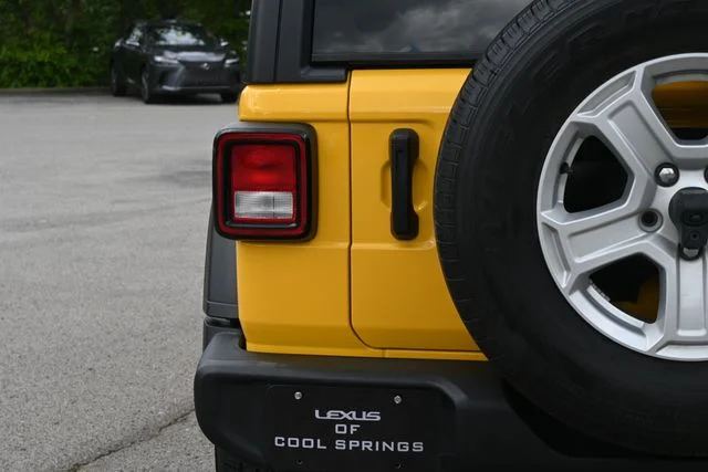 Used 2021  Jeep Unlimited Sport S image 5