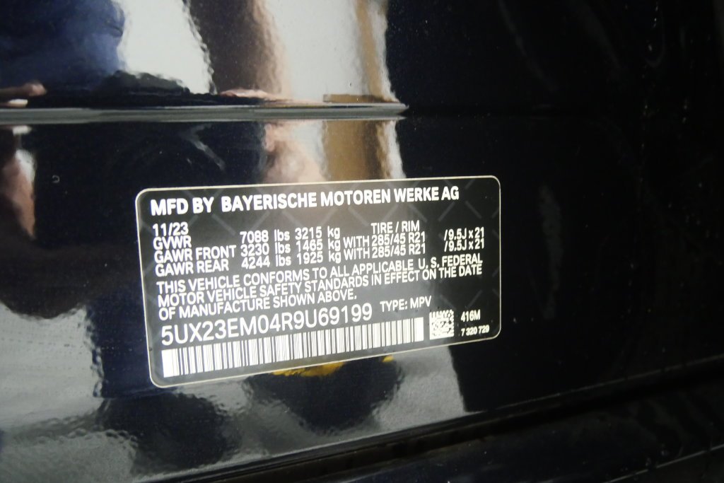 Certified Used 2024 Carbon Black Metallic BMW xDrive40i image 29