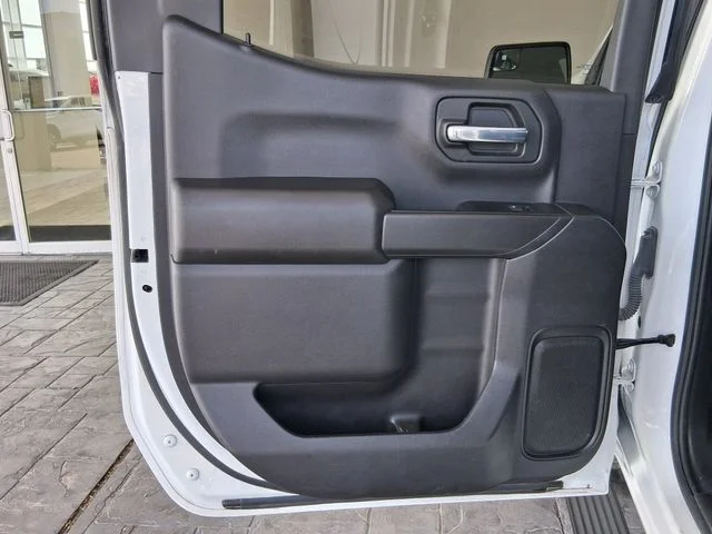Used 2023 White Chevrolet Custom image 19