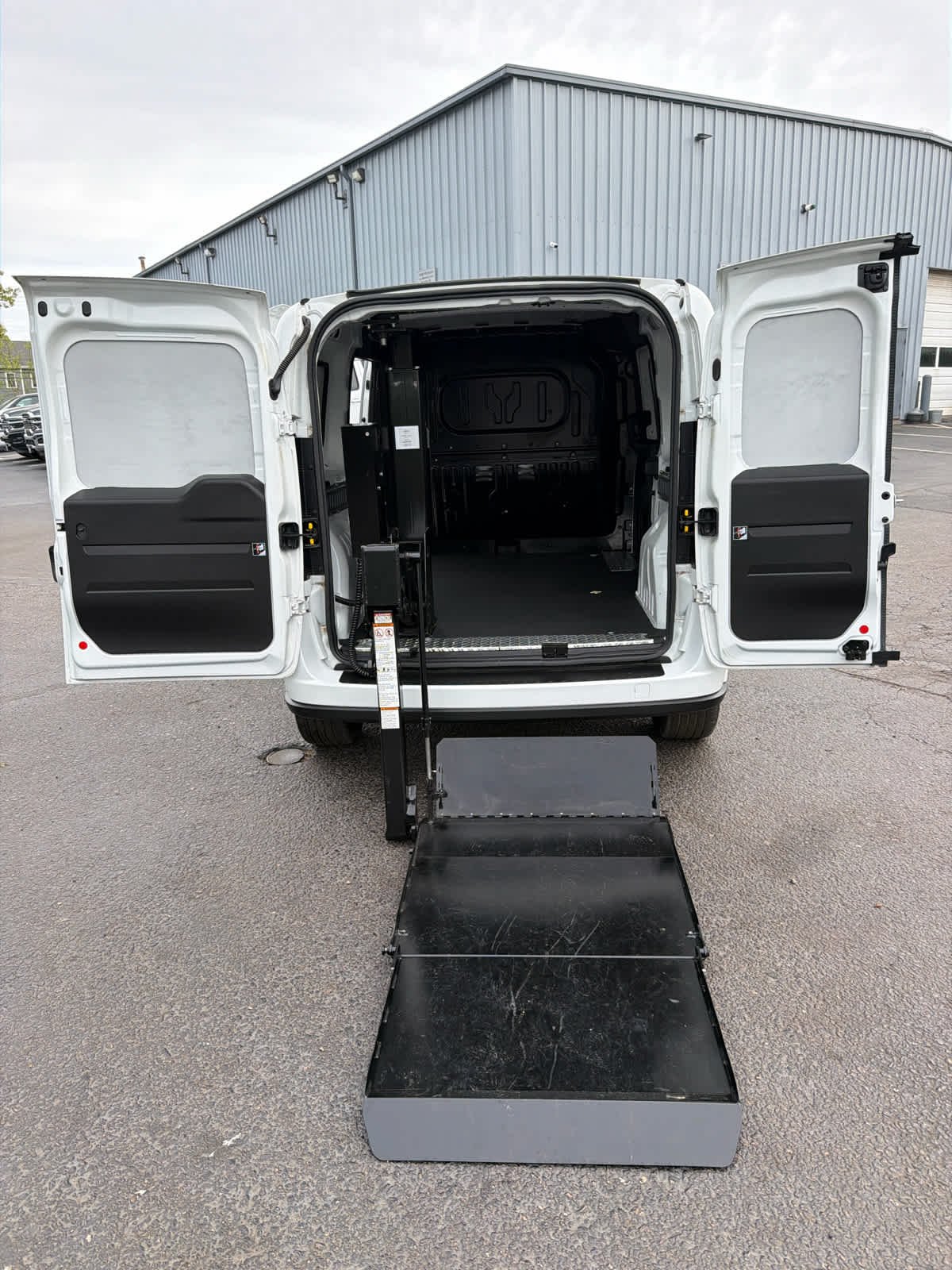 Used 2022 Bright White Ram Tradesman image 6