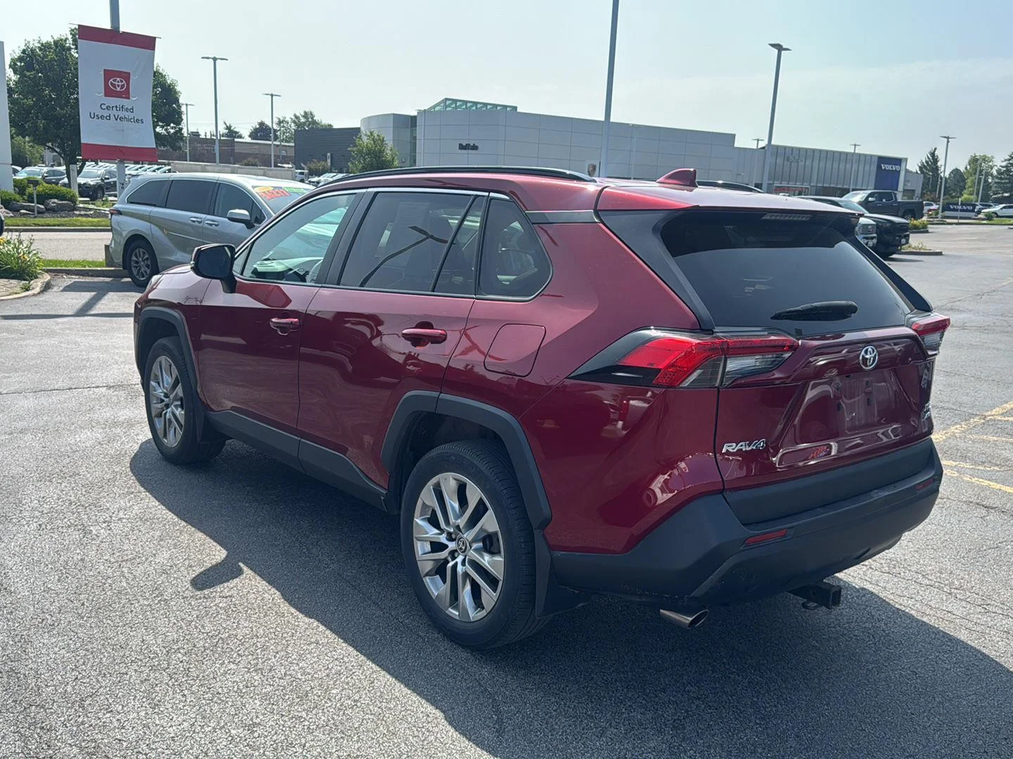 Used 2024 Ruby Flare Pearl Toyota XLE Premium image 4