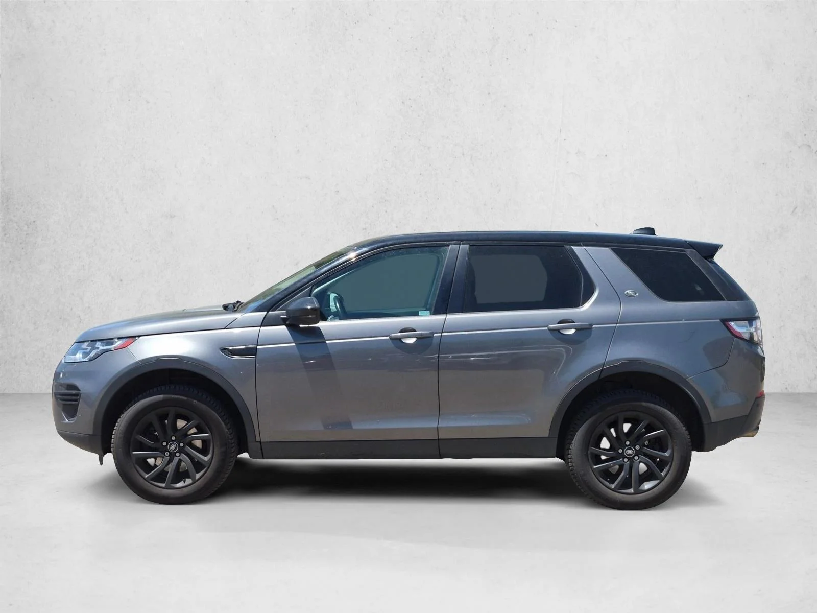 Used 2018 Corris Gray Land Rover SE image 8