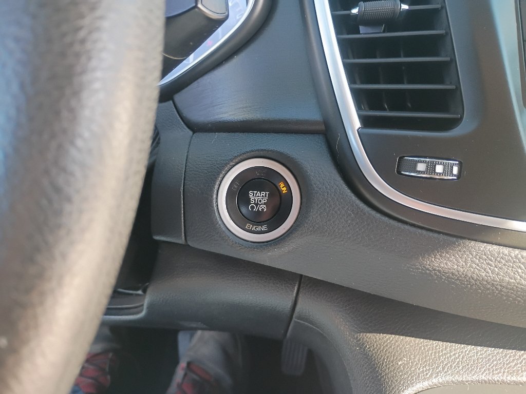 Used 2016 Black Clearcoat Chrysler Limited image 28