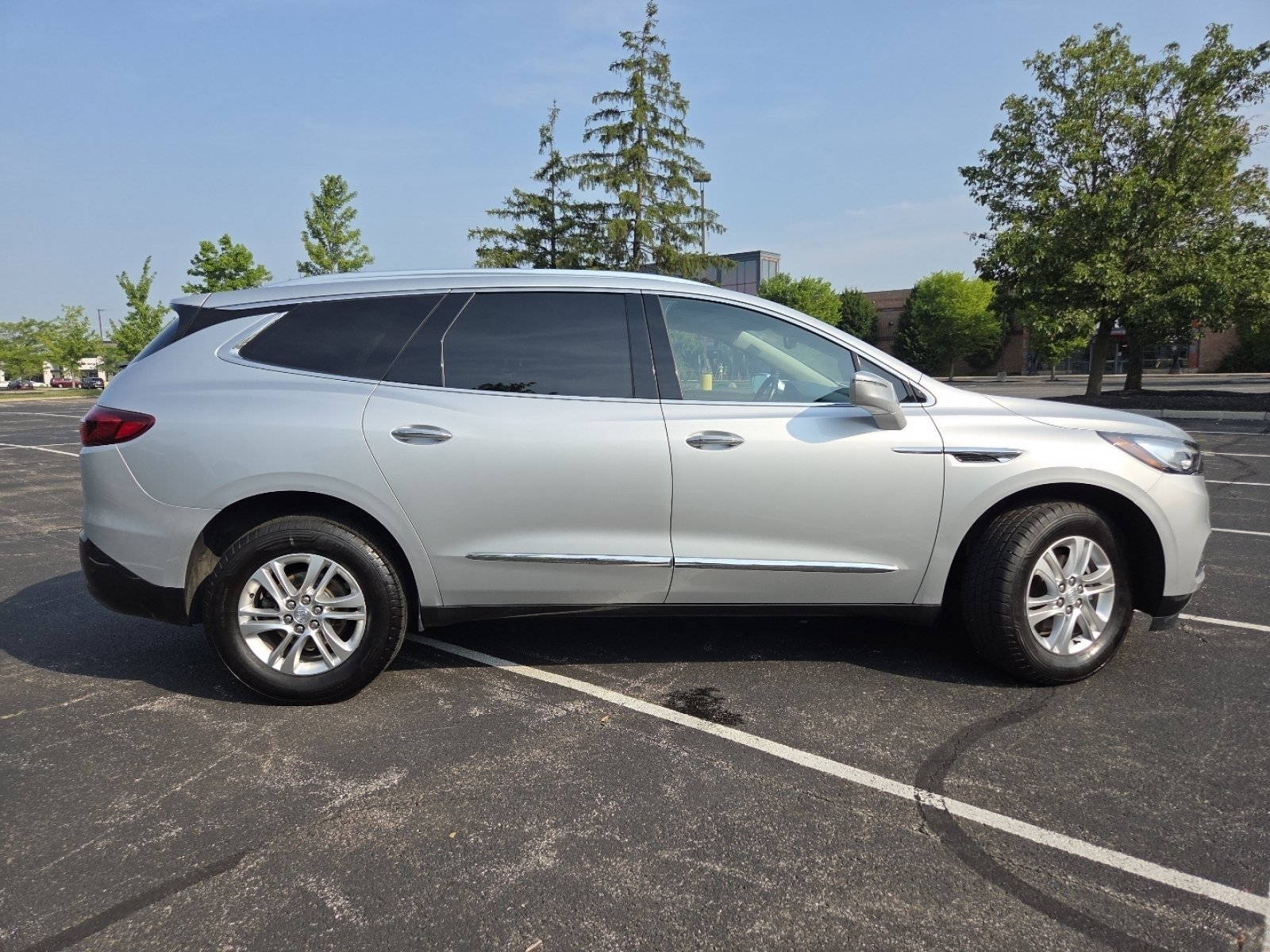 Used 2020 Quicksilver Metallic Buick Premium Group image 27