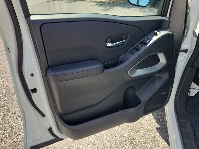 Used 2025 White Nissan SV image 7