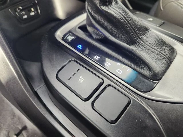 Used 2014 Silver Hyundai Base image 30