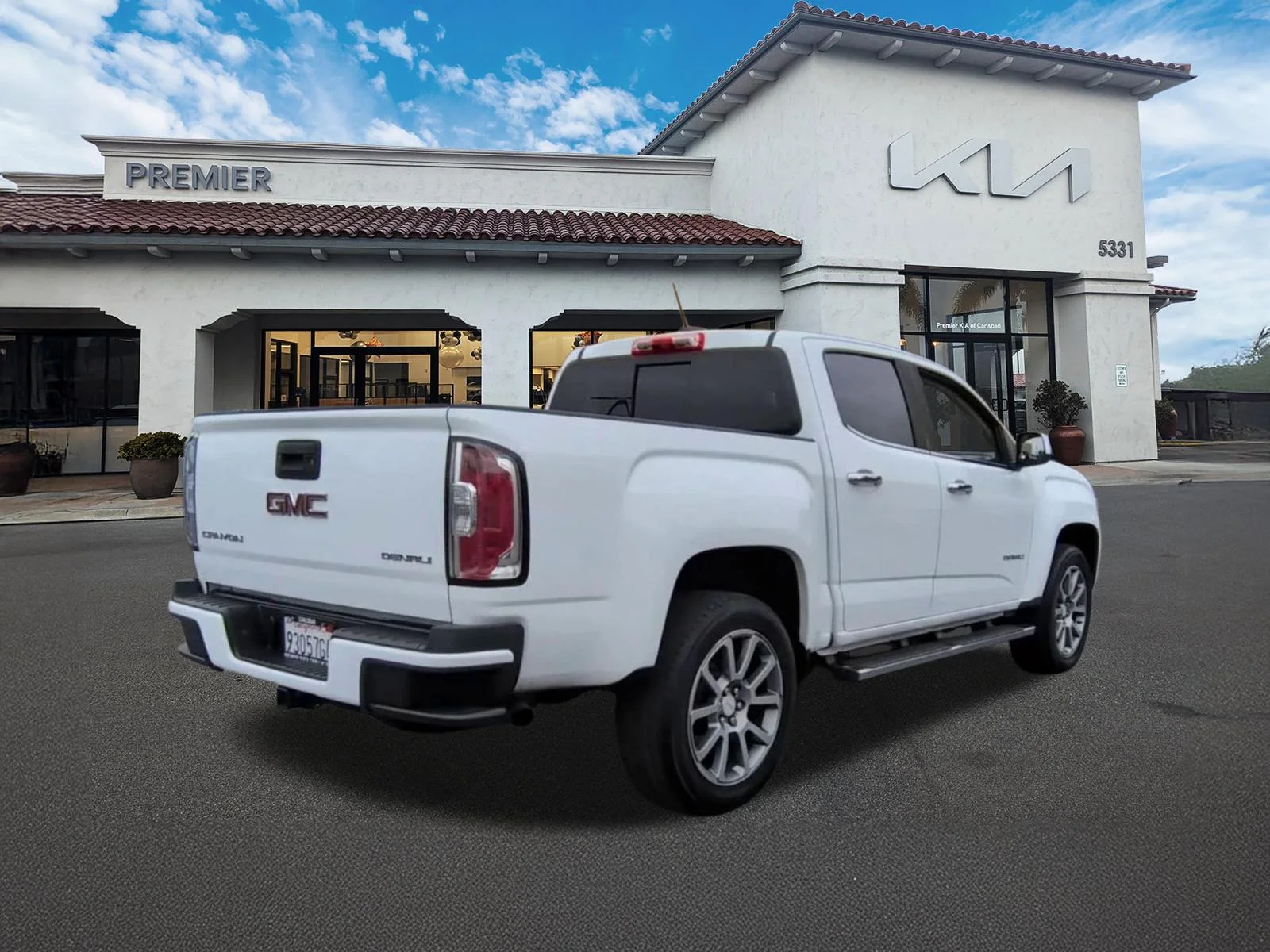 Used 2018 White GMC Denali image 8