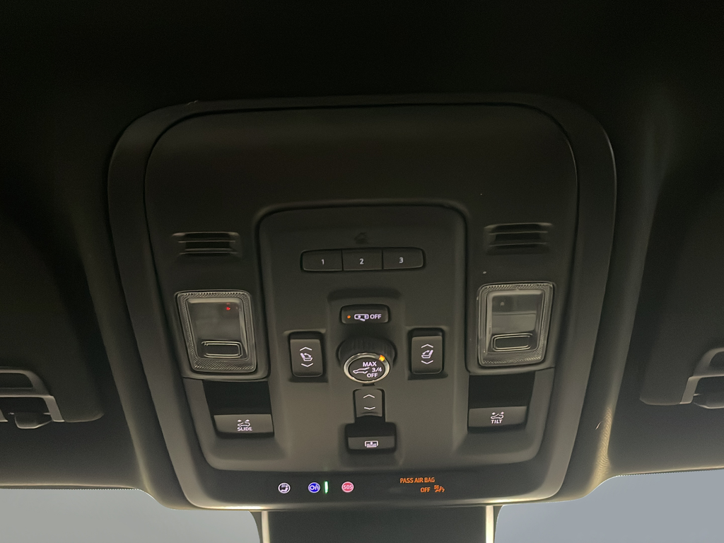 Used 2023 Silver GMC Denali image 36