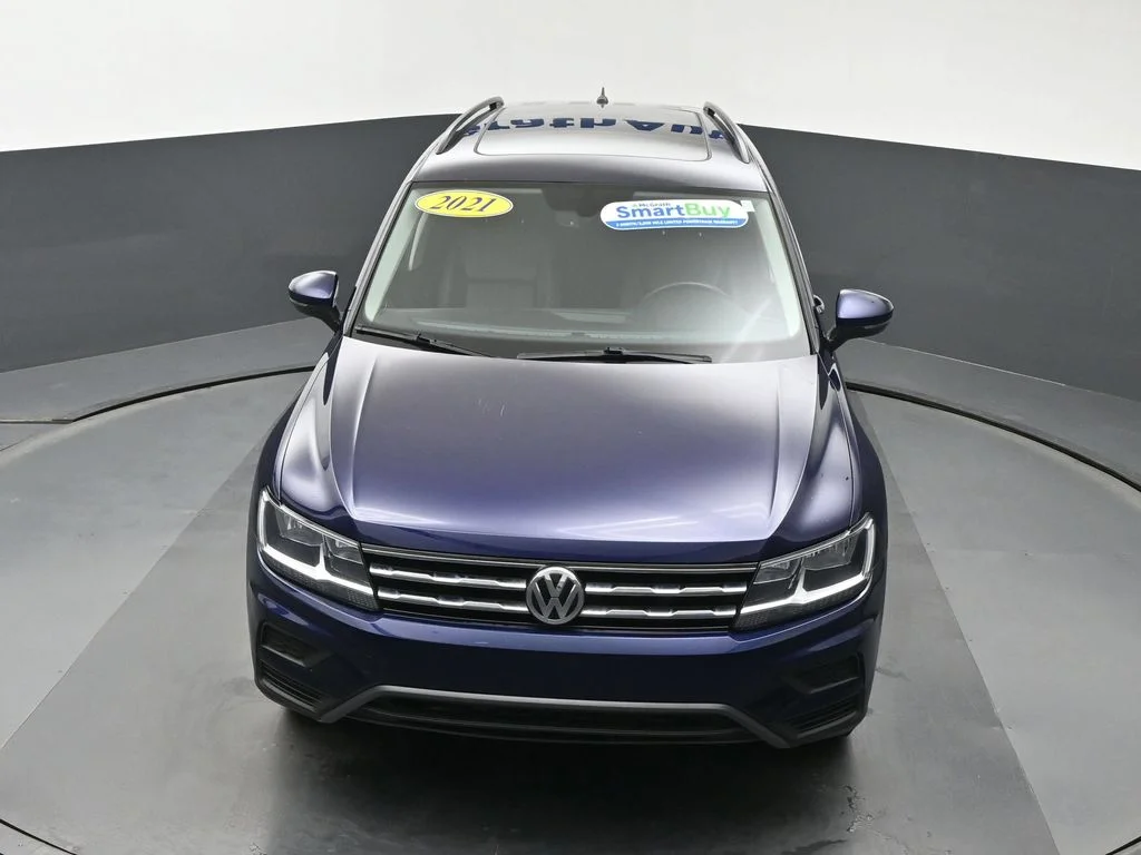 Certified Used 2021 Blue Volkswagen 2.0T SE image 28