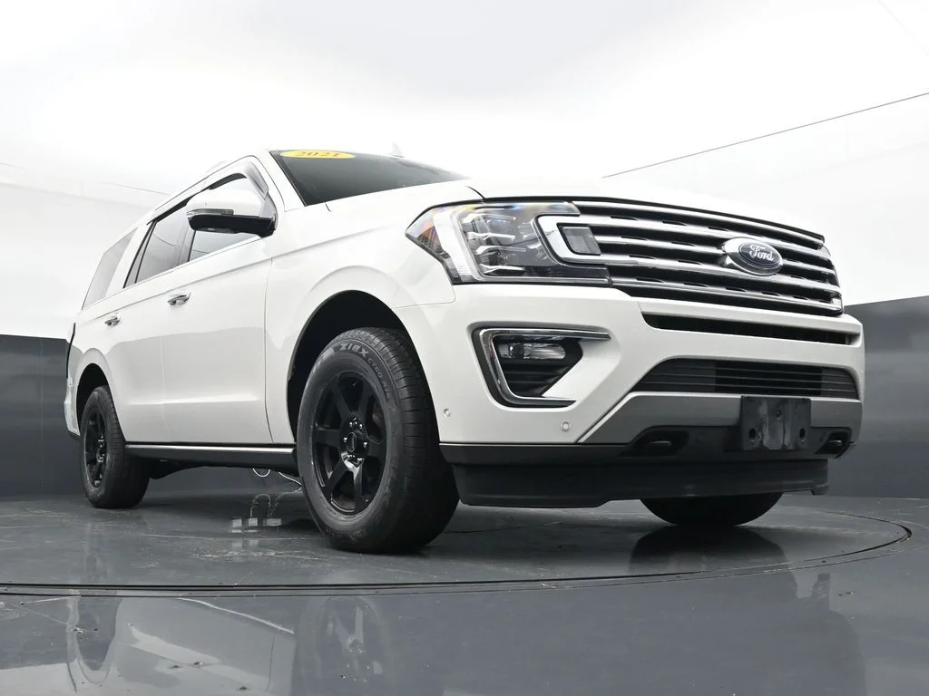 Used 2021 White Ford Limited image 35