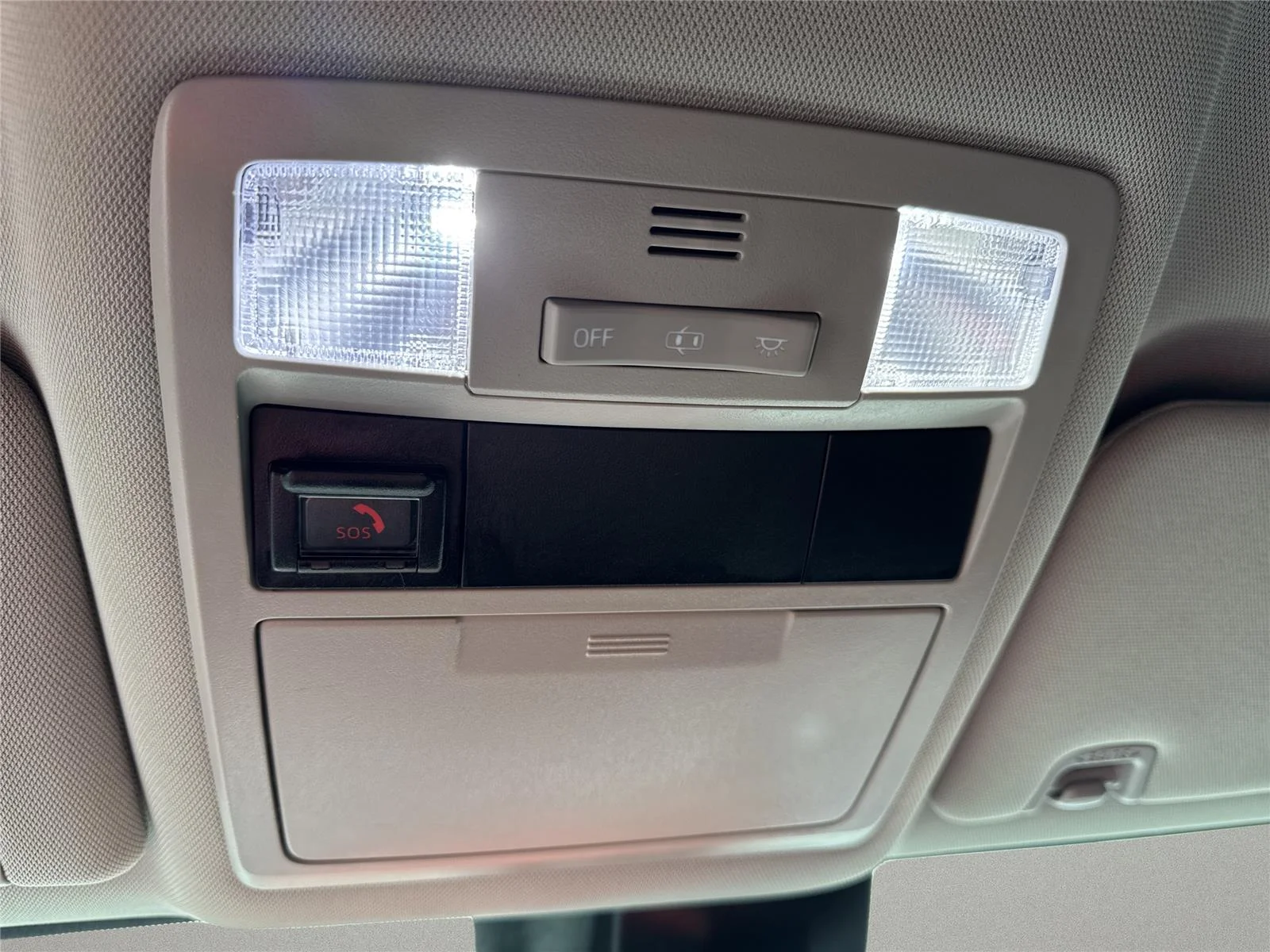 Used 2021 Super White Toyota SR image 31