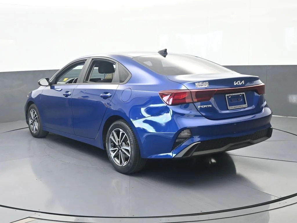 Used 2023 Deep Sea Blue Kia LXS image 3