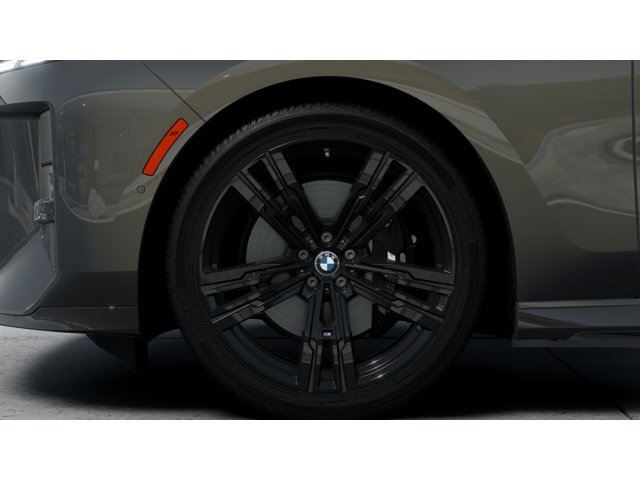 New 2027 Dravit Grey Metallic BMW i7 image 7