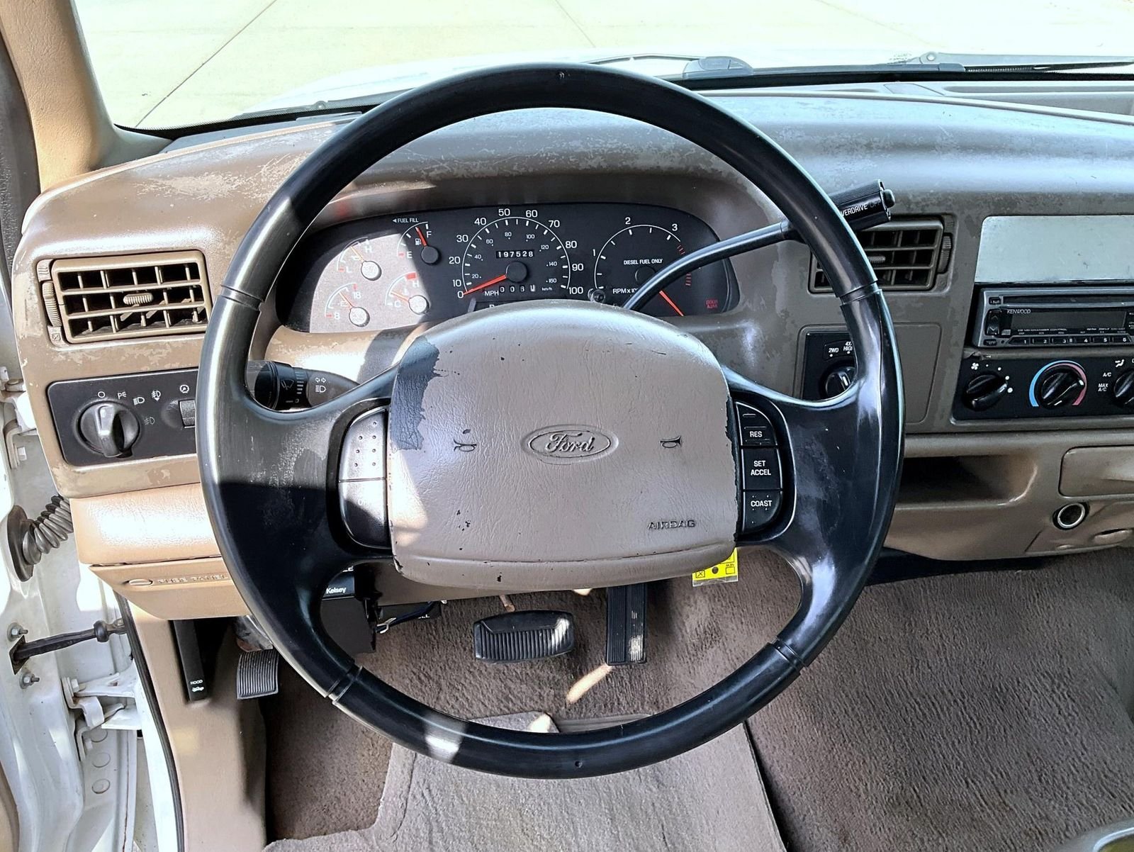 Used 2001 White Ford Lariat image 13