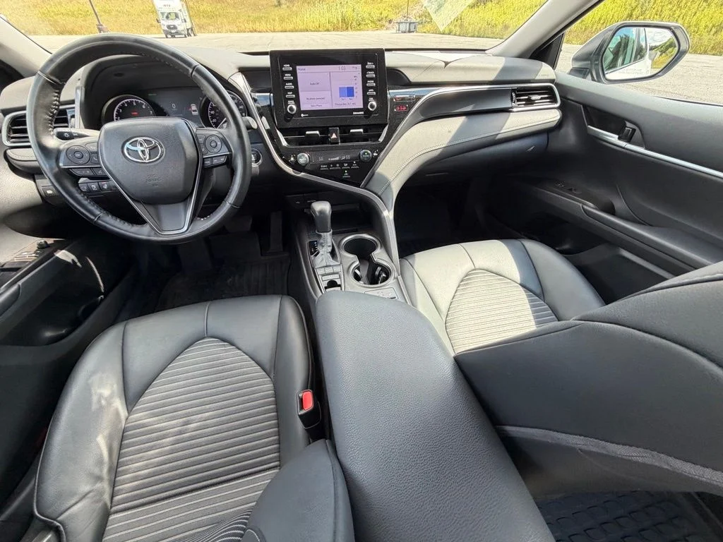 Used 2023 White Toyota SE image 11