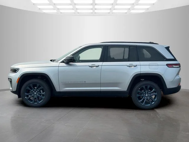New 2026 Silver Zynith Jeep 85th Anniversary Edition image 4