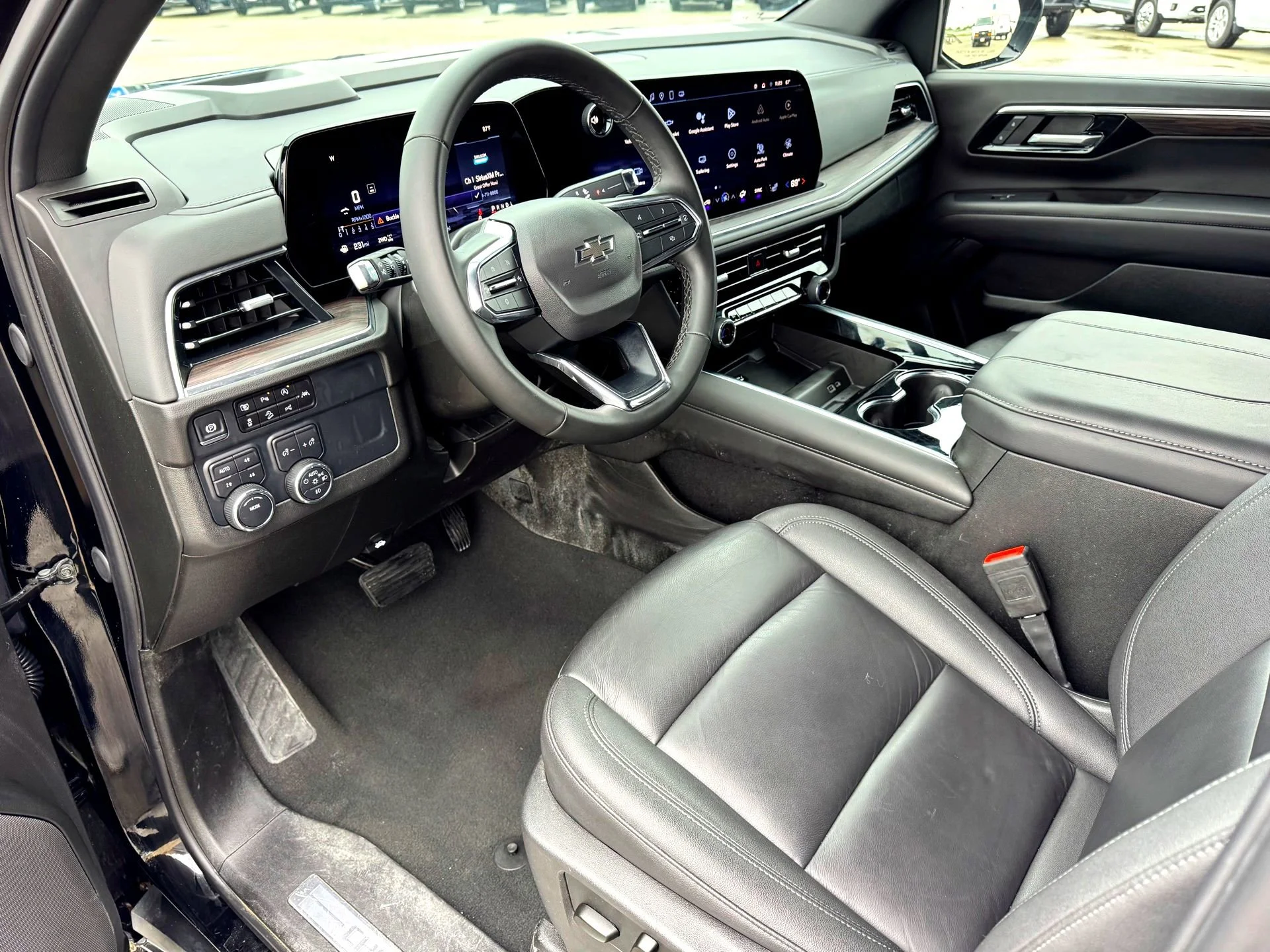 Used 2025 Black Chevrolet Z71 image 12